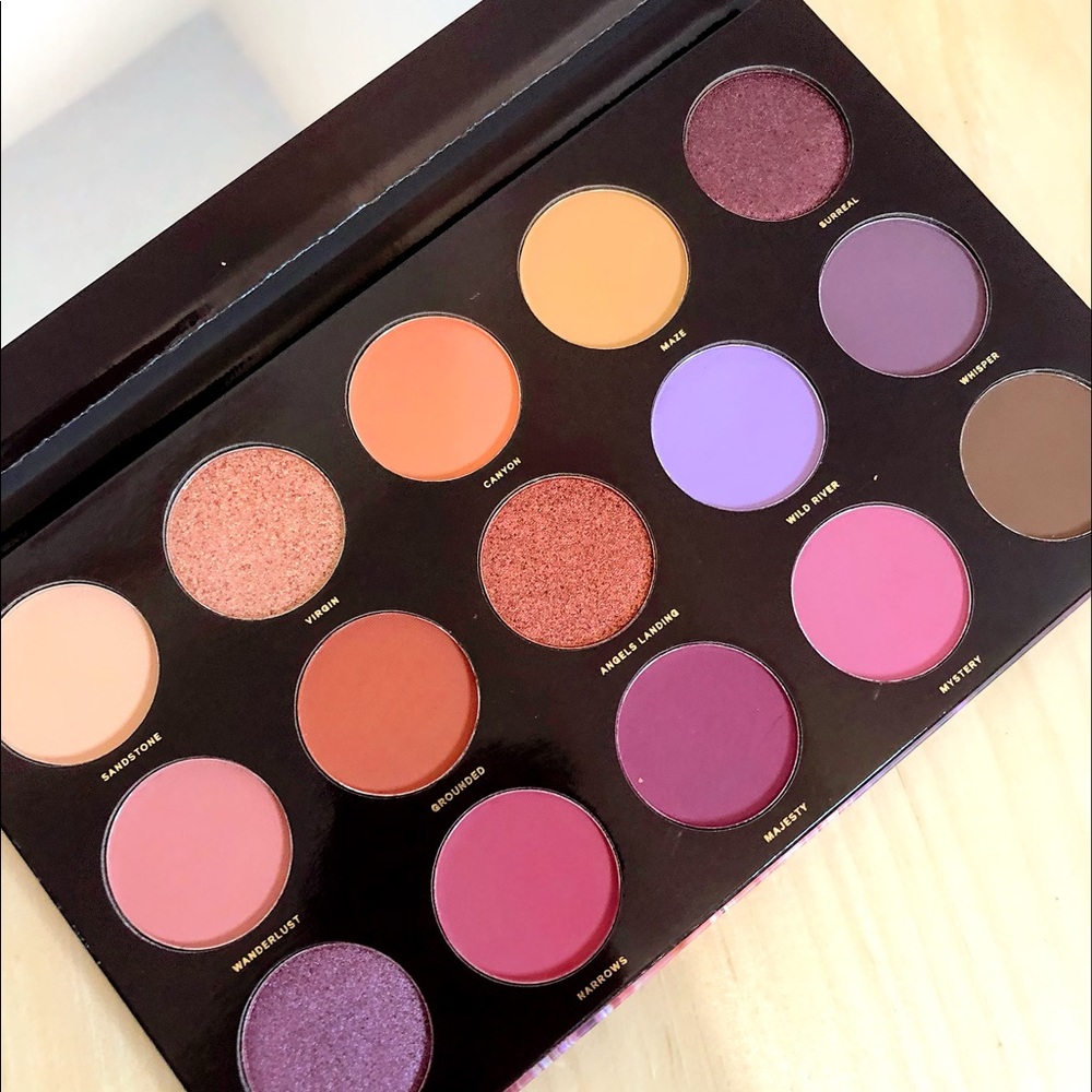 Hipdot Zion Eyeshadow Pallet